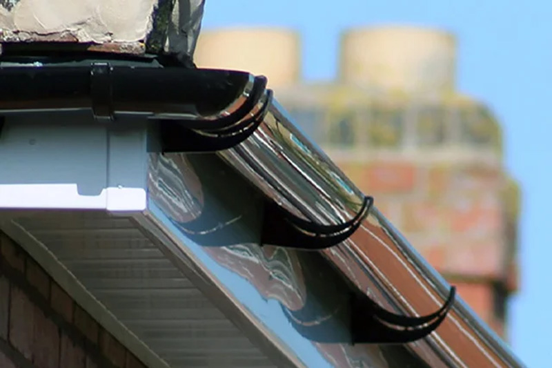 clean fascia soffits & gutters